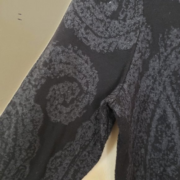 Cynthia Rowley Zip Front Gray Paisley Mock Neck Sweater Cardigan - Medium - Picture 8 of 11